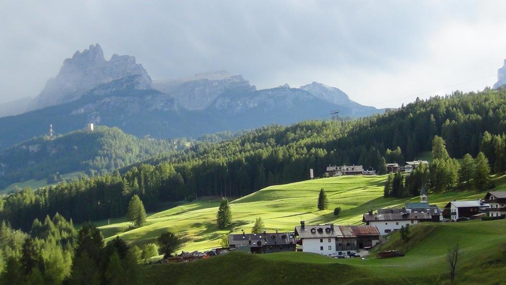 Hotel Al Larin Cortina dʼAmpezzo Dış mekan fotoğraf