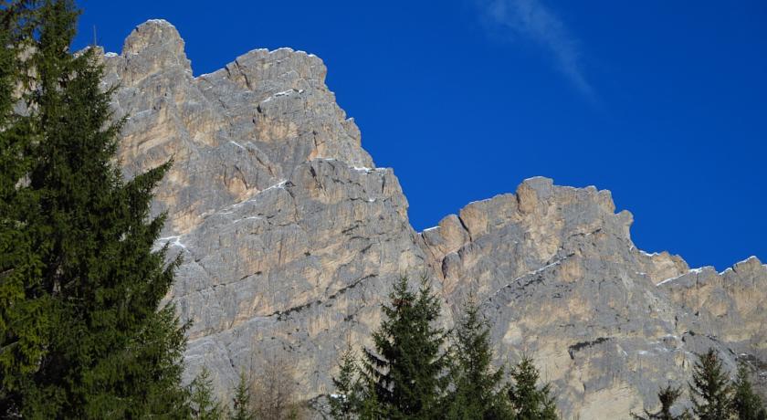 Hotel Al Larin Cortina dʼAmpezzo Dış mekan fotoğraf